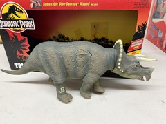 Kenner Jurassic Park Triceratops Head Ramming Action Dino Wound Series 1 w/ Box