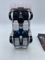 Transformers Studio Series 86 Deluxe Class Autobot Jazz Hasbro 2025