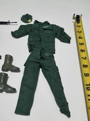 SOLDIERS OF THE WORLD VIETNAM WAR 1969 MILLS GREEN BERET 1/6 SCALE 1997 OUTFIT