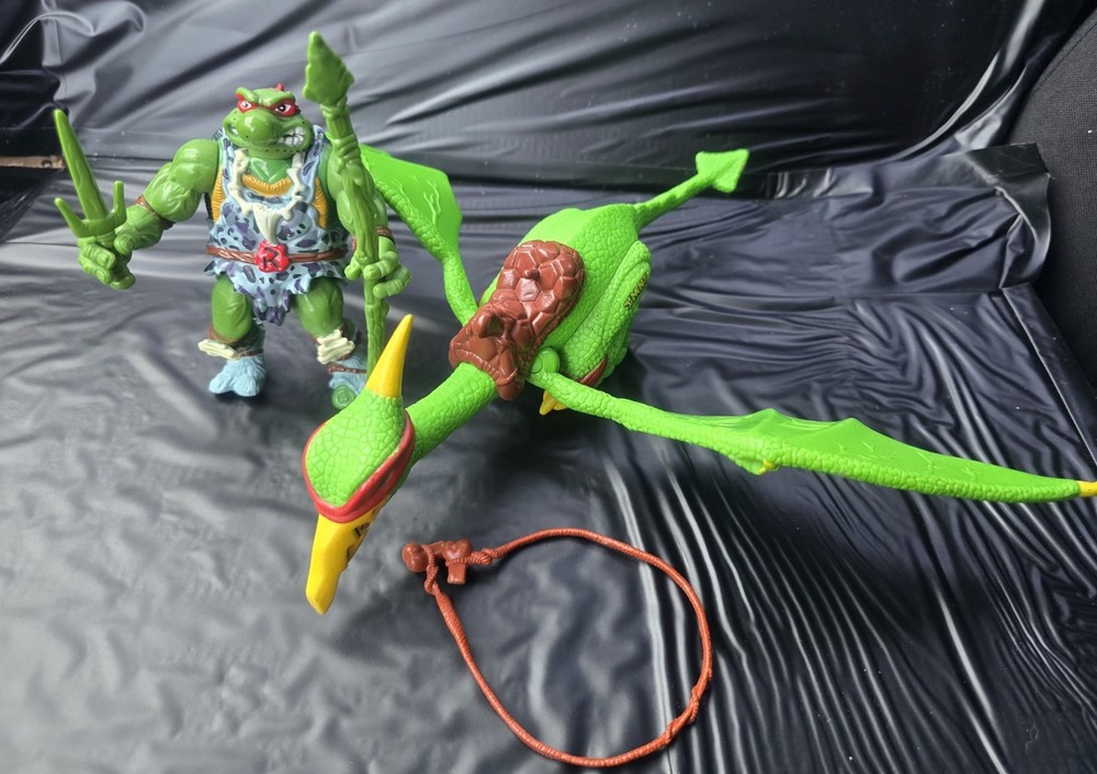 Vintage 1993 TMNT Cave Turtle Raph with Tubular Pterodacty complete Used
