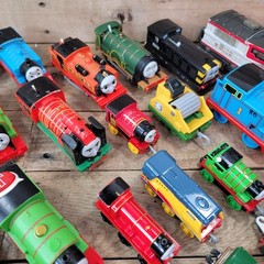 Huge Thomas & Friends Trains Lot Die Cast & Plastic Engines Cars Coaches