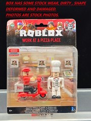 Roblox Virtual Item – Work at a Pizza Place Chef w/ Unscratched Code Figure