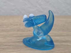 Rainbow Friends 1.5″ CYAN Figure + Collector Holographic Sticker Card #17 (READ)
