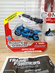 Transformers Prime Robots In Disguise Deluxe Class Autobot Arcee Figure New