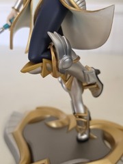 League of Legends #22 Lux Unlocked RETIRED Figure Statue Riot Luxanna Crownguard
