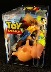 Disney Pixar – Toy Story – Critter Crate – Mini Figures, Accessories & Play