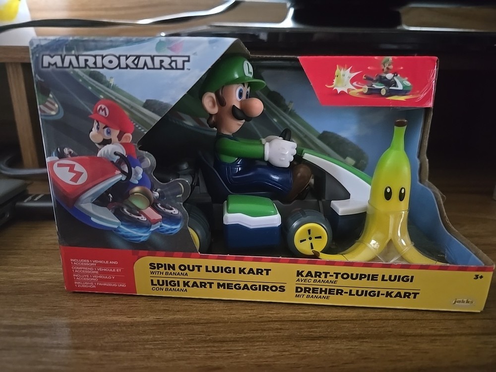 JAKKS Mario Kart – Spin Out Luigi with Banana – Brand New In Box