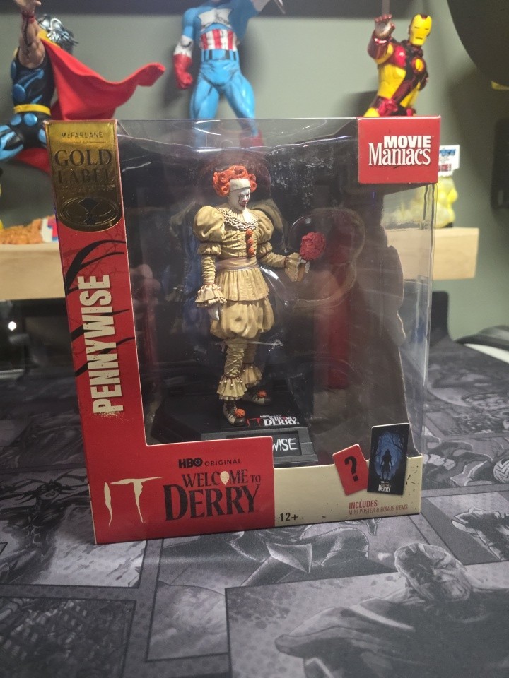 McFarlane Movie Maniacs It Welcome To Derry Gold Label Limited Edition Pennywise