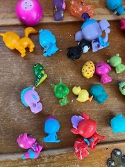 Large Lot of Mini Vinyl Plastic Rubber Sparkly & Not Cutsy Animal Play Figures –