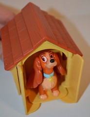 RARE 1997 Lady and the Tramp 3″ Dog House Action Figure McDonald’s EUROPE Disney
