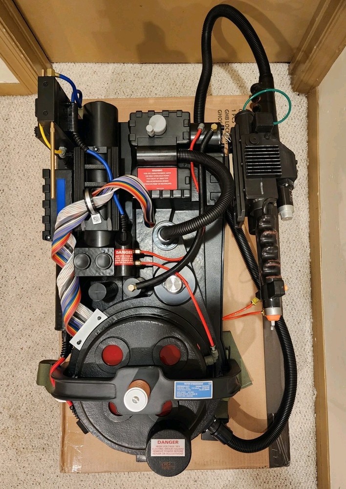 Hasbro 1984 Proton Pack And Neutrona Wand, Sealed/New In Box