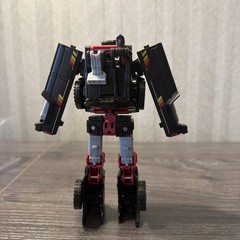 Transformers Generations War for Cybertron: Earthrise Deluxe Class Trailbreaker