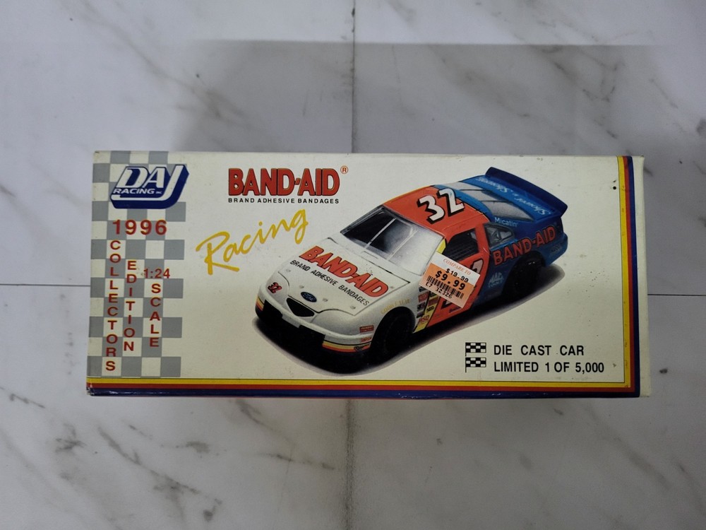 Dale Jarrett 1996 Band-Aid Stock Car 1:24 DAJ RACING Die Cast MIB NEW