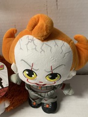 IT WELCOME TO DERRY Pennywise Evil Clown 9″ & 8” Plush Horror 2025 Jazwares Set
