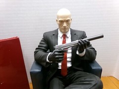 VIDEO GAMES FIGURE SPECIAL AGENT 47 HITMAN TOBIAS RIPPER CHESSMASTER & L.E. BOOK