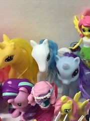 Lot of 31 My Little Pony and Other Brands Toy Ponies Various Sizes
