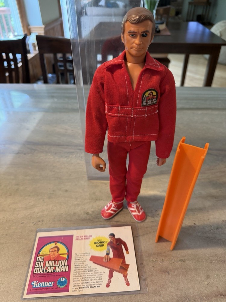 Vintage 1976 Kenner Six Million Dollar Man Bionic Grip 2nd Edition action figure