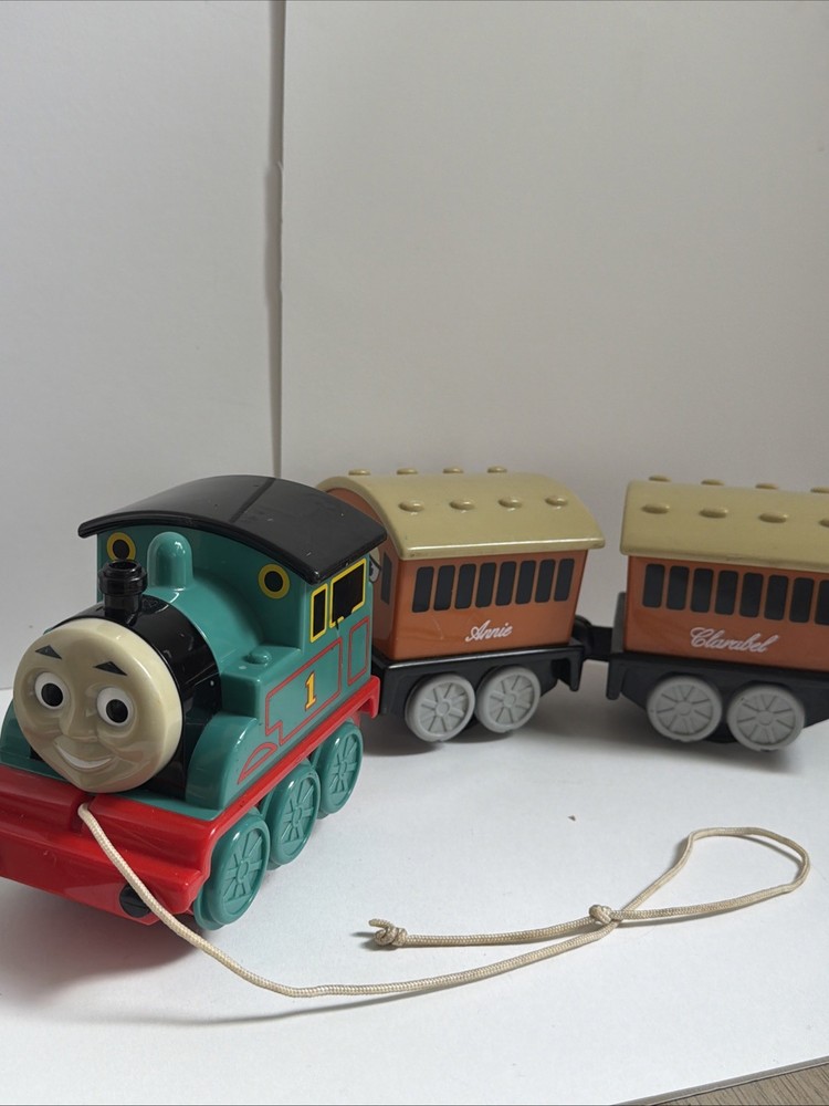 Vtg. 1998 TOMY Thomas & Friends Pull Toy Train Set Sound Annie Clarabel Works