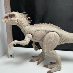 Mattel HNT63 Jurassic World Dino Trackers Camouflage ‘N Battle Indominus Rex