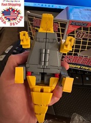 NEW BOX DINOBOT G1 TRANSFORMER NewAge NA H67 Varan Snarl Dinosaur 5.32″ USA