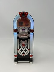 Disney HANNAH MONTANA 8″ Juke box – Lights Up Multiple Colors PLAYS 2 SONGS 2007