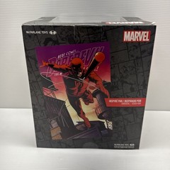 McFarlane Toys Marvel Daredevil #600 Platinum Chase 1:10 Scale Figure with Scene