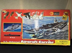 Vintage Kidz Fun US UNIVERSAL AIRCRAFT CARRIER With Realistic Fighter NOB