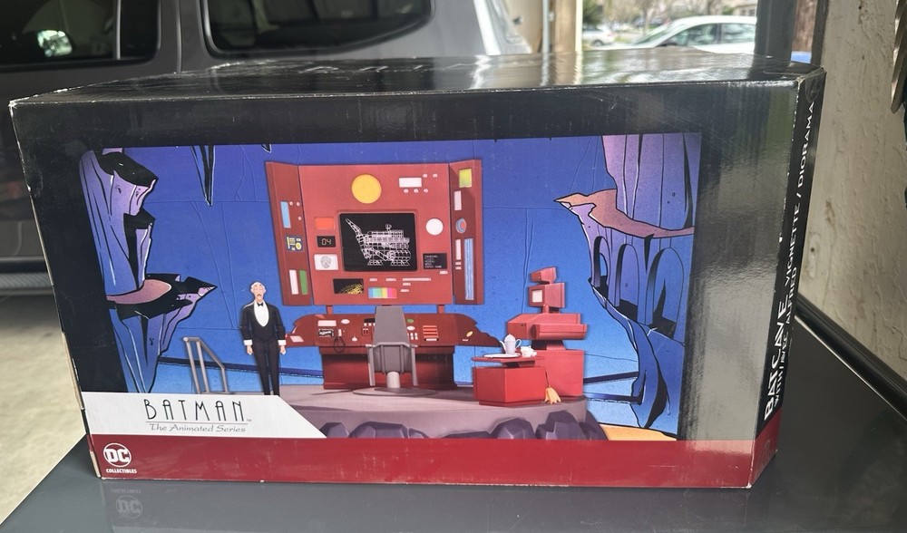 Batcave W/ Alfred DC Collectibles The Animated Series (BTAS) Missing Decals