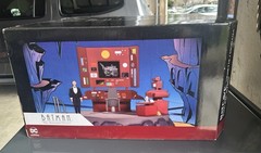 Batcave W/ Alfred DC Collectibles The Animated Series (BTAS) Missing Decals