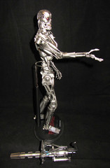 TERMINATOR 2 Indestructible T-800 Endoskeleton HOT TOYS MMS33 1/6 Scale