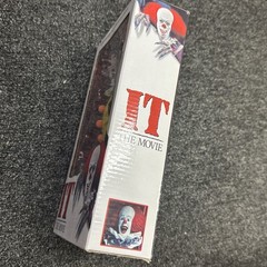PENNYWISE IT (1990 Movie) 8″ inch Clothed Action Figure Neca 2021 – New/ Sealed