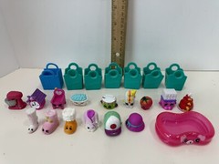 Shopkins Lot Of 23 Different Mini Figures & Bags Moose Enterprise