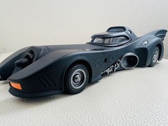 Batman Figure 1:24 1989 Movie Alloy Batmobile (New. No assembly required)