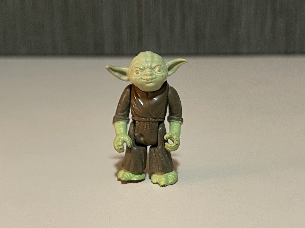Vintage 1980 Kenner Star Wars Master Yoda Action Figure