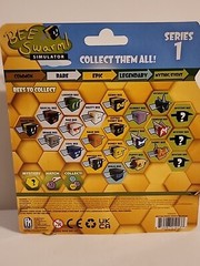 Roblox Bee Swarm Simulator Panda Bear 5″ Figure Pk w/ Mystery Bee & Honeycomb