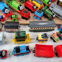 Huge Thomas & Friends Trains Lot Die Cast & Plastic Engines Cars Coaches