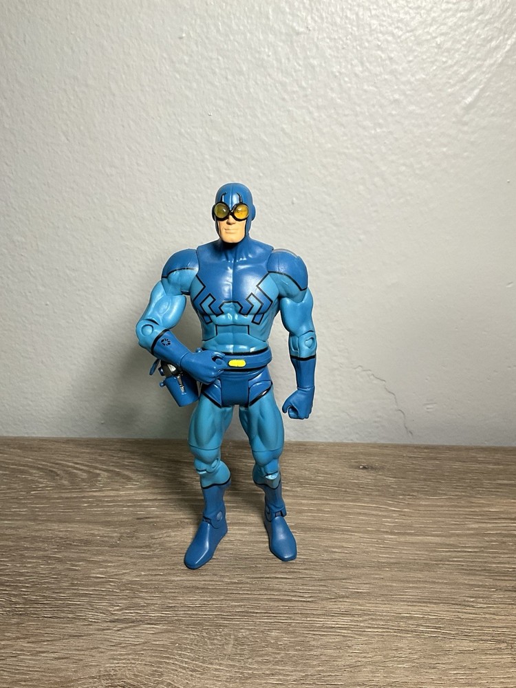 Mattel DC Universe Classics – Blue Beetle Ted Kord Wave Loose