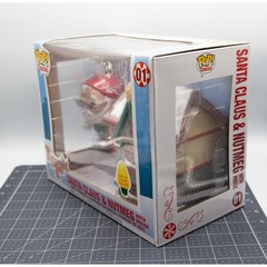 Funko Pop Town Peppermint Lane Santa Claus & Nutmeg with House #01 Light Up Box