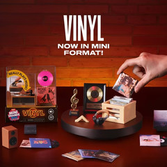 Mini Brands Really Works MINI RECORD PLAYER + CAPSULE Vinyl Playset Series 1 NEW