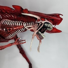2015 NECA Aliens Genocide Ultra Deluxe Series 15″ Red Queen Mother Figure
