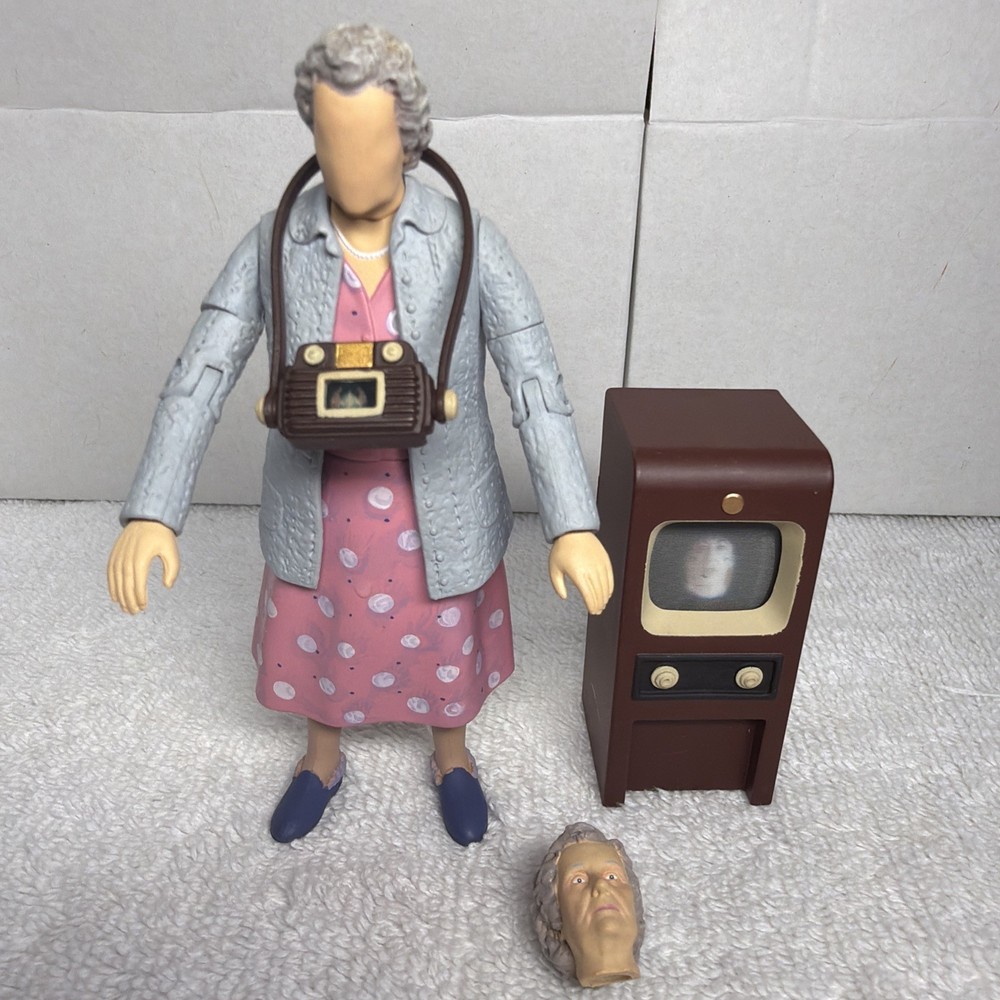 BBC Doctor Who Faceless Grandma Connolly Carded Figure **Rare**