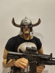 Kraken Studio Marvel Punisher Action Figure Collectible w/ Assault Rifle Handgun