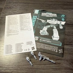 Transformers Generations War for Cybertron: Earthrise Deluxe Class Bluestreak