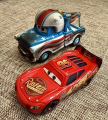 Disney Pixar The World of Cars Burning Up the Track Case & 34 diecast Cars rare