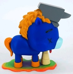 MGA Entertainment R.I.P. Rainbows in Pieces Gnarly Messed Up Unicorn Character