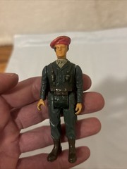 Vintage Military One Red Beret Solder Figure, Porto Play 1982 FREE SHIP
