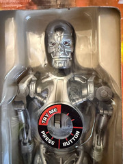 Terminator 2 T2 Endoskeleton 15″ Figure Electronic Toy Island Super Classics NIB