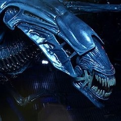 NECA Aliens: Xenomorph Alien Queen Deluxe Action Figure (15 Inches Tall!)