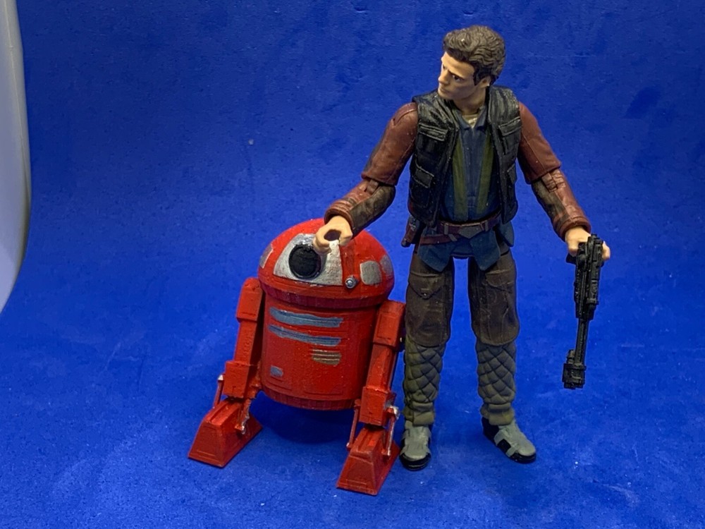 Star Wars Custom Figure: Poe Damerona in mission gear w/ R7-P9 driod