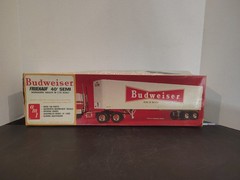 Budweiser Fruehauf 40′ Hauler 1:25 Model Kit AMT Vintage MIB T552 PARTS LOT